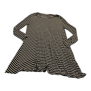A. Gain Large Long Sleeve Black and White Mini Dress